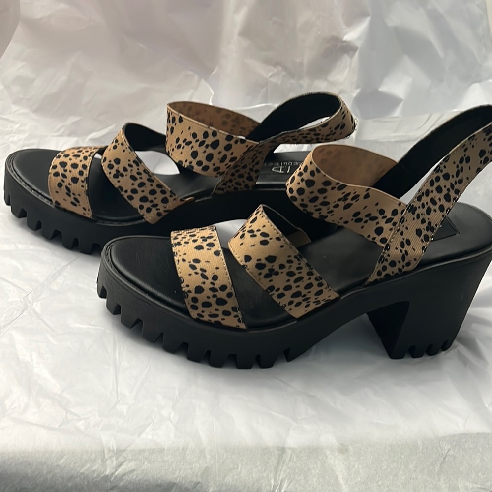 NWT I.D. required leopard spot canvas strap chunky heel sandal